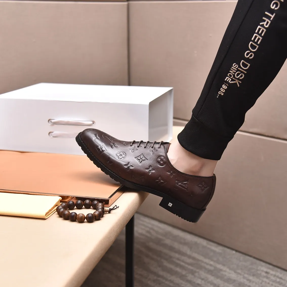 Men's shoes💰480📛📛【LOUIS VUITTON】(Quan Niu Li) Louis Vuitton 2023 official website synchronized new products👟Milan fashion catwalk style🇰🇾🇰🇾LV family logo, celebrity style, a must-have for fashionistas⚠️First layer calfskin➕cowhide lining➕Official website original version special outsole👞Number 38-44